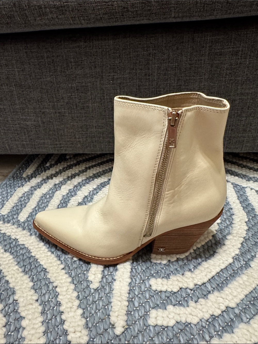 Sam Edelman Jane Cream Leather Western Ankle Boots Pointed Toe Size 9 - Picture 4 of 7